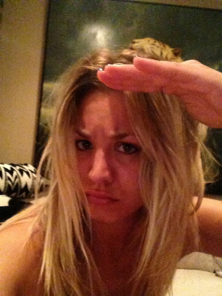 Kaley Cuoco New Leaked Photos