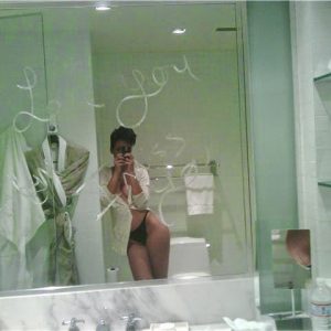 rihanna naked 5