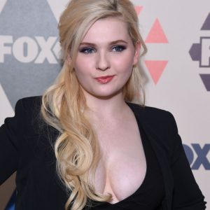 abigail breslin cleavage 72 photos 51