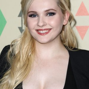 abigail breslin cleavage 72 photos 71 1