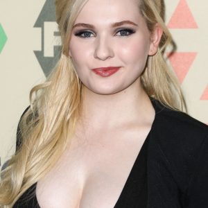 abigail breslin cleavage 72 photos 77 2