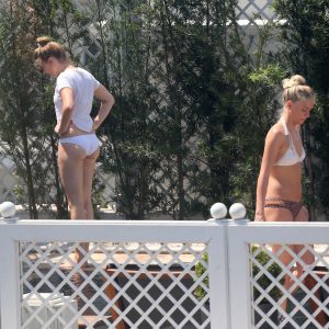 amber heard in a bikini 31 photos 59