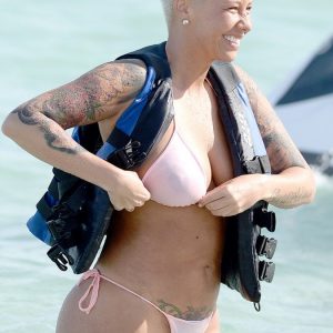 amber rose bikini 8 new photos 26