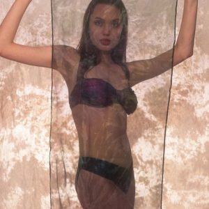 angelina jolie young in bikini 28 photos 82 1