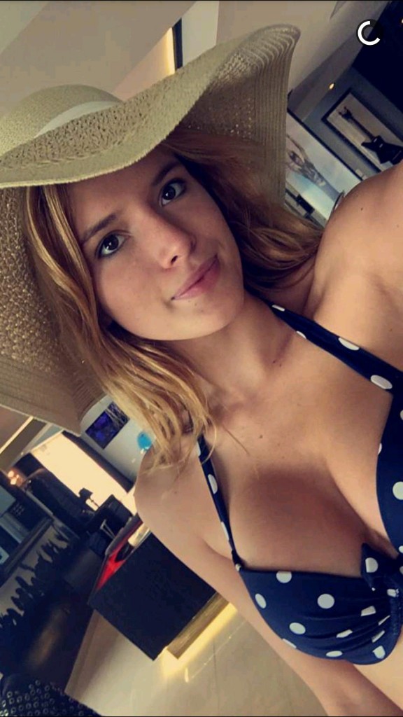 Bella Thorne Sexy (8 New Photos)