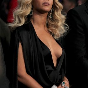 beyonce braless 14 photos 57