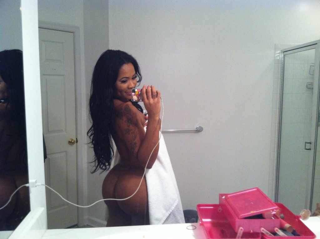 Chandra Davis (aka Deelishis) Nude (4 New Photos)