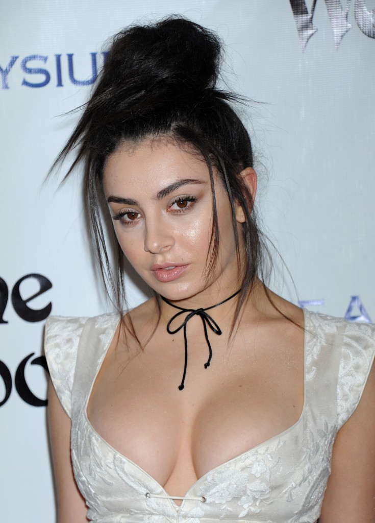 Charli XCX Cleavage (7 Photos)