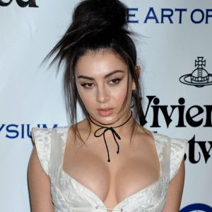 charli xcx cleavage 7 photos 32