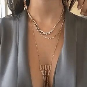 emily ratajkowski cleavage 7 photos gif 25 1