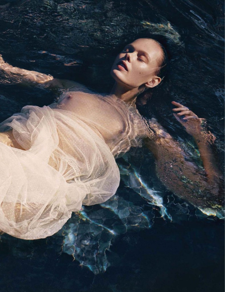 Frida Gustavsson Topless (23 Photos)