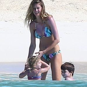 gisele bundchen in a bikini 32 photos 12