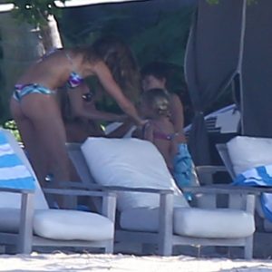 gisele bundchen in a bikini 32 photos 9