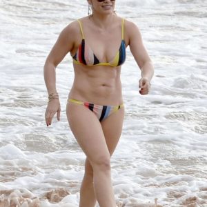 hilary duff in a bikini 9 photos 48