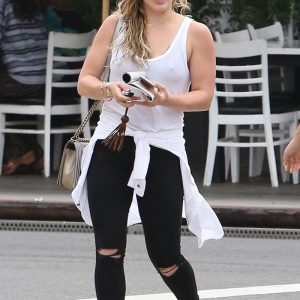 hilary duff pokies 3 photos 15