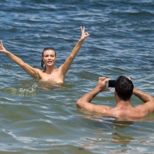 joanna krupa topless 12 photos 63