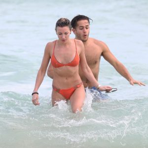 katie cassidy in a bikini 52 photos 72 1