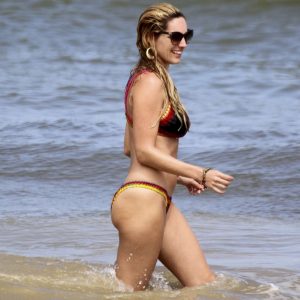 kelly brook in bikini 11 photos 64