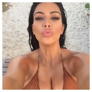 kim kardashian selfie 2 photos 56