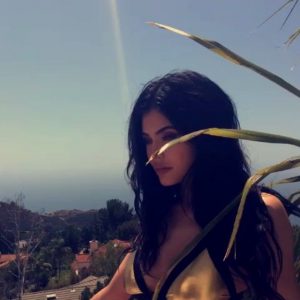 kylie jenner sexy 3 photos gif 92