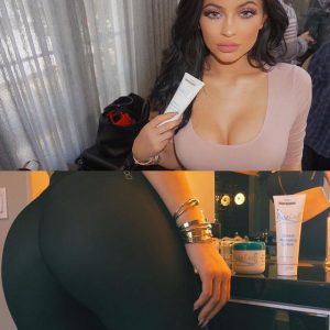 kylie jenners tits and butt 8 photos 36