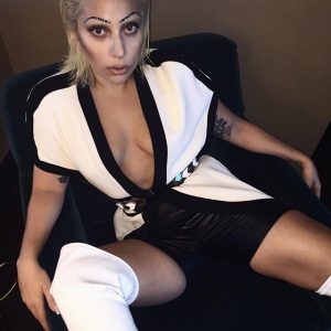 lady gaga cleavage 2 photos 7