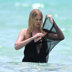 lara stone sexy topless 80 photos 27