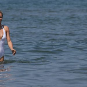 michelle hunziker in swimsuit 6 photos 91 1