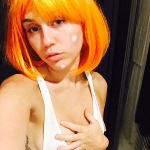 miley cyrus sexy 4 photos 2