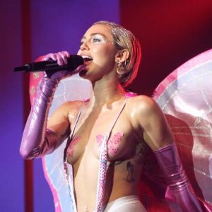 miley cyrus topless 40 photos 80