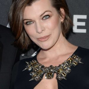 milla jovovich braless 14 photos 76