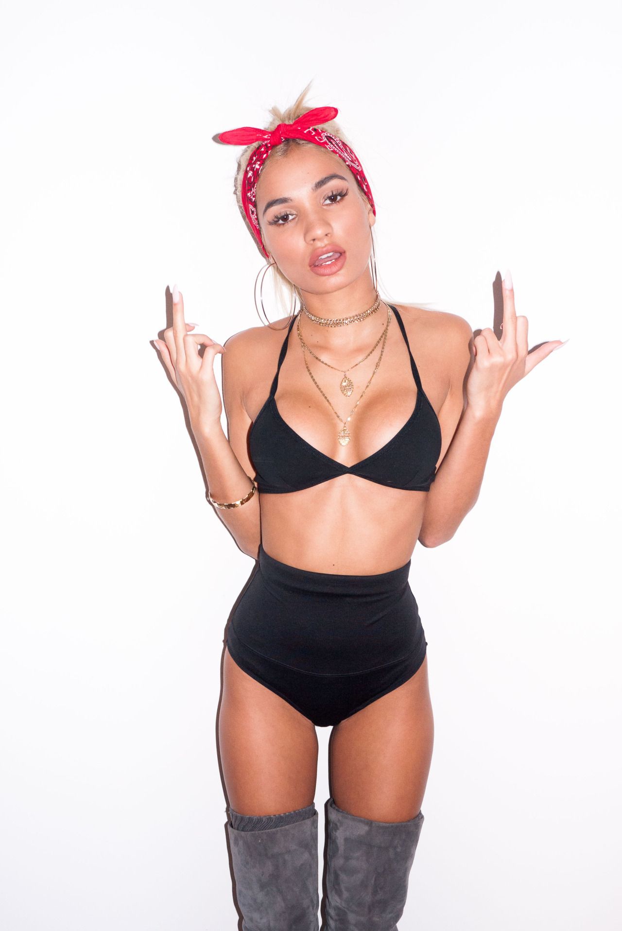 Pia Mia Perez Sexy (12 Photos)