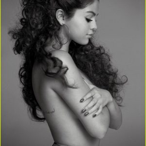 selena gomez topless 4 photos 64