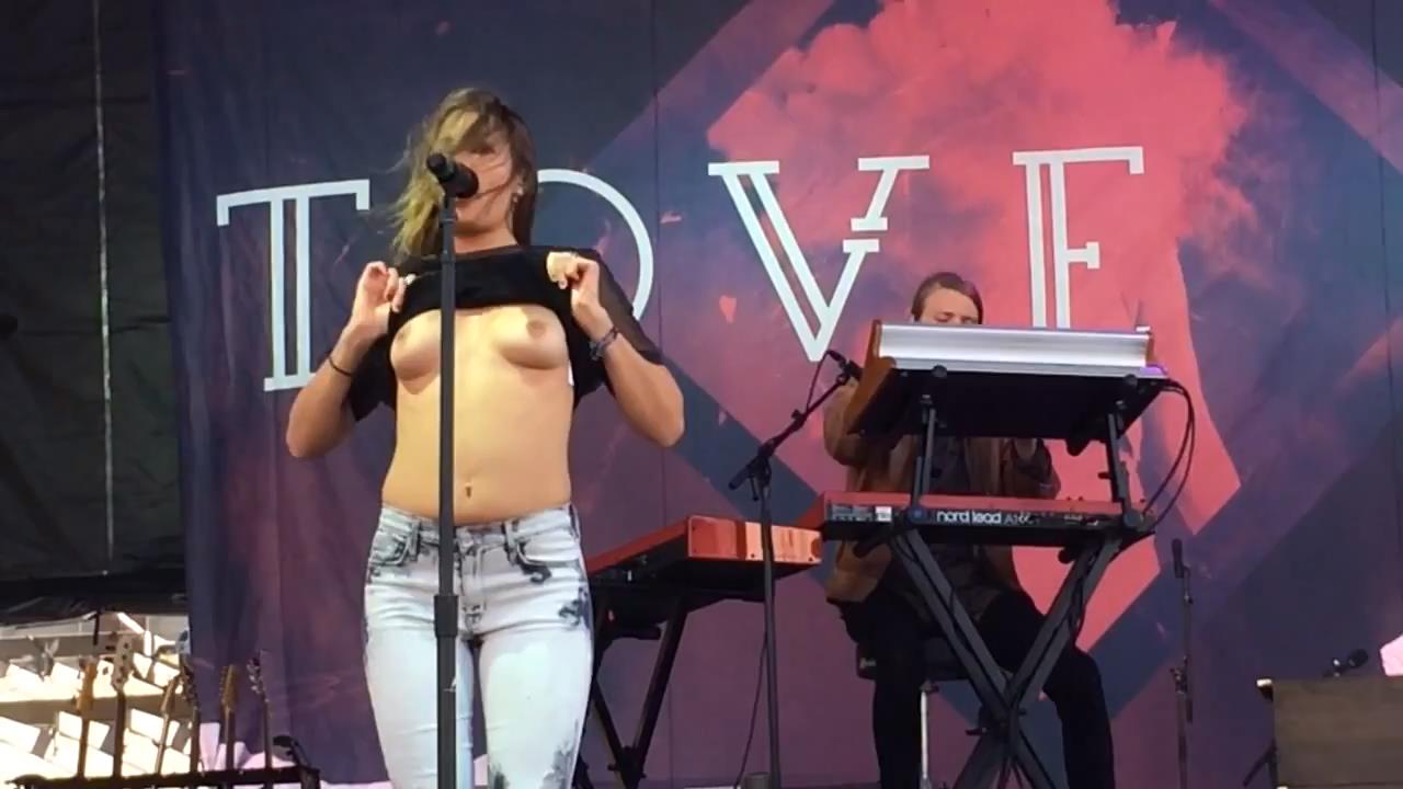 Tove Lo Boobs (1 Photo)