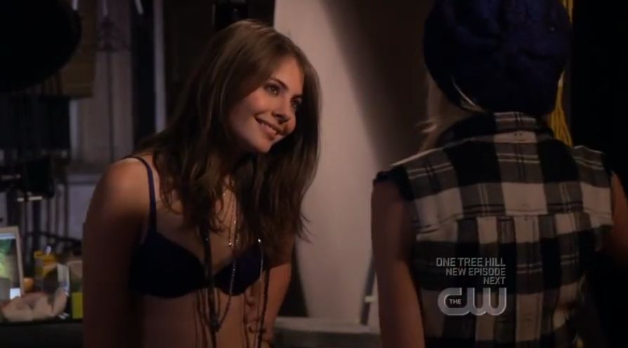 Willa Holland Sexy (16 Photos)