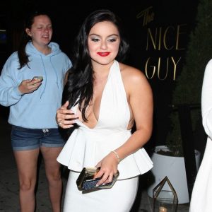 ariel winter cleavage upskirt 59 photos 16