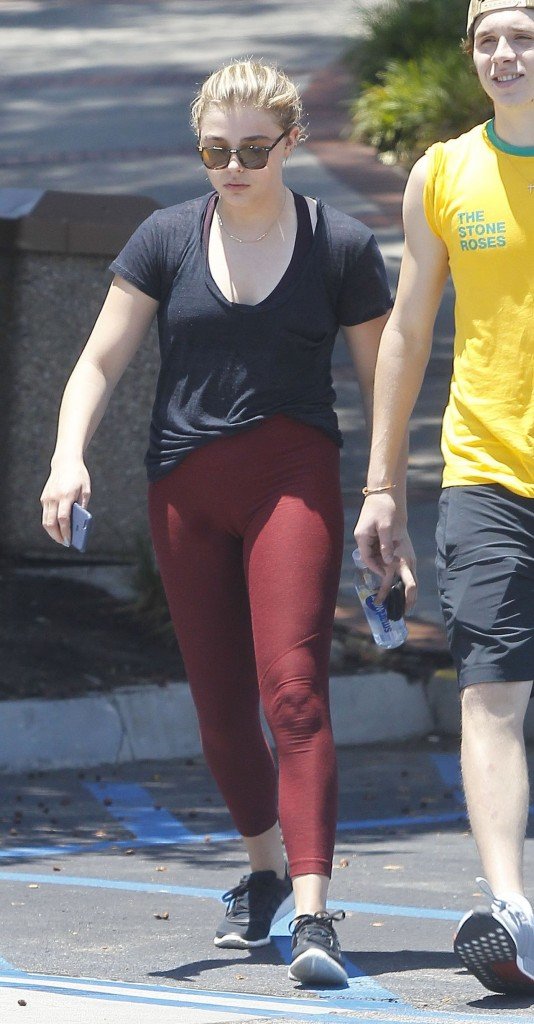 Chloe Moretz Camel Toe (9 Photos)