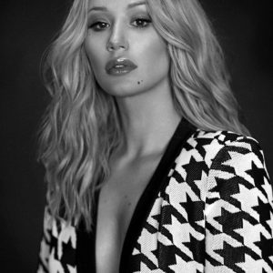 iggy azalea sexy topless 8 photos 96