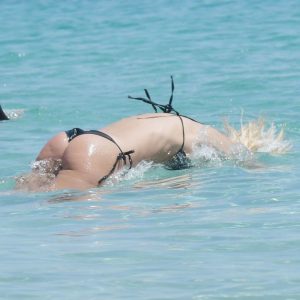 ilary blasi in a bikini 29 photos 13