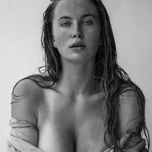 ireland baldwin topless 1 photo 38