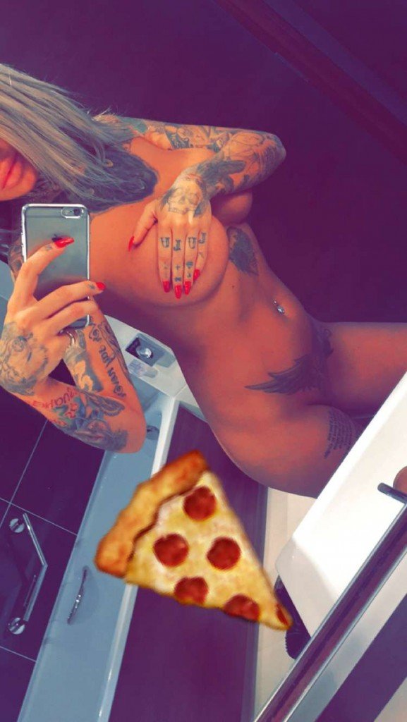 Jemma Lucy Selfies (2 Photos)