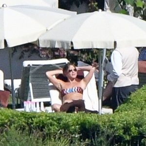 jennifer aniston sexy topless 61 photos 2 1