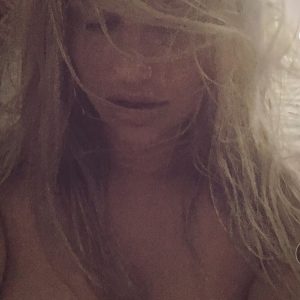 kesha topless 5 photos 18