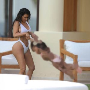 kim kardashian sexy 23 photos 84