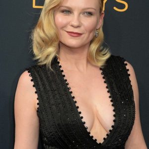 kirsten dunst cleavage 158 photos 17