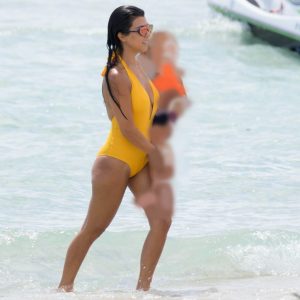 kourtney kardashian sexy 68 photos 2