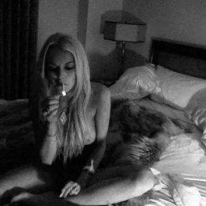 lindsay lohan topless sexy 16 photos video 60