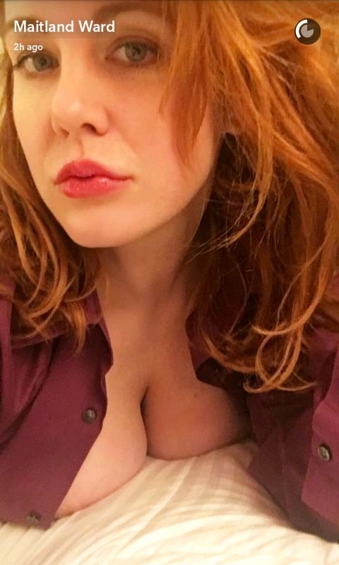 Maitland Ward Braless (4 Photos)