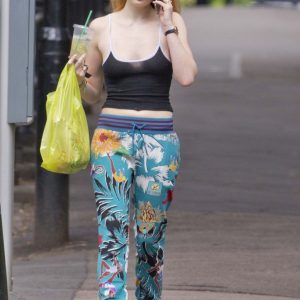 sophie turner braless 11 photos 69